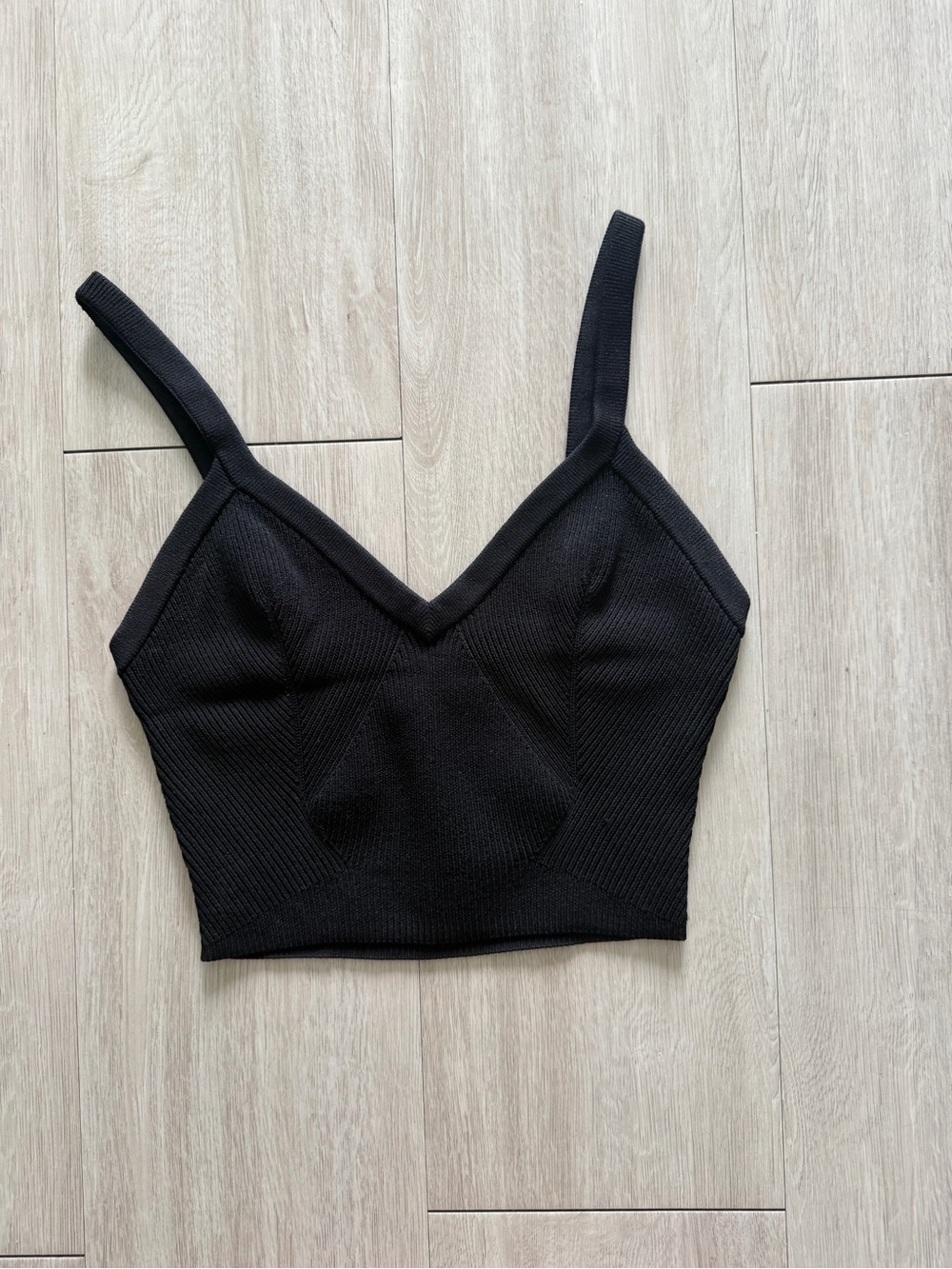 Cuts Black Knit V-Neck Cropped Tank Top